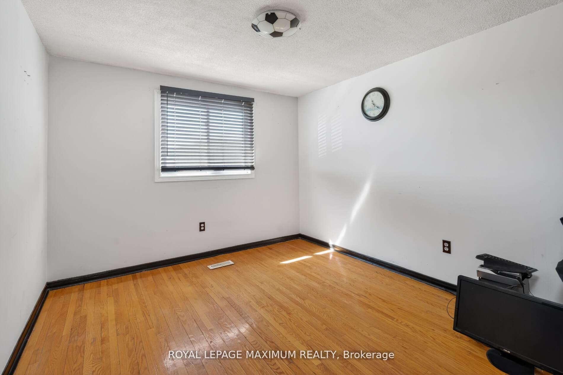 Photo 24 of 3 Muzzo Court, Vaughan, East Woodbridge — HOMEH