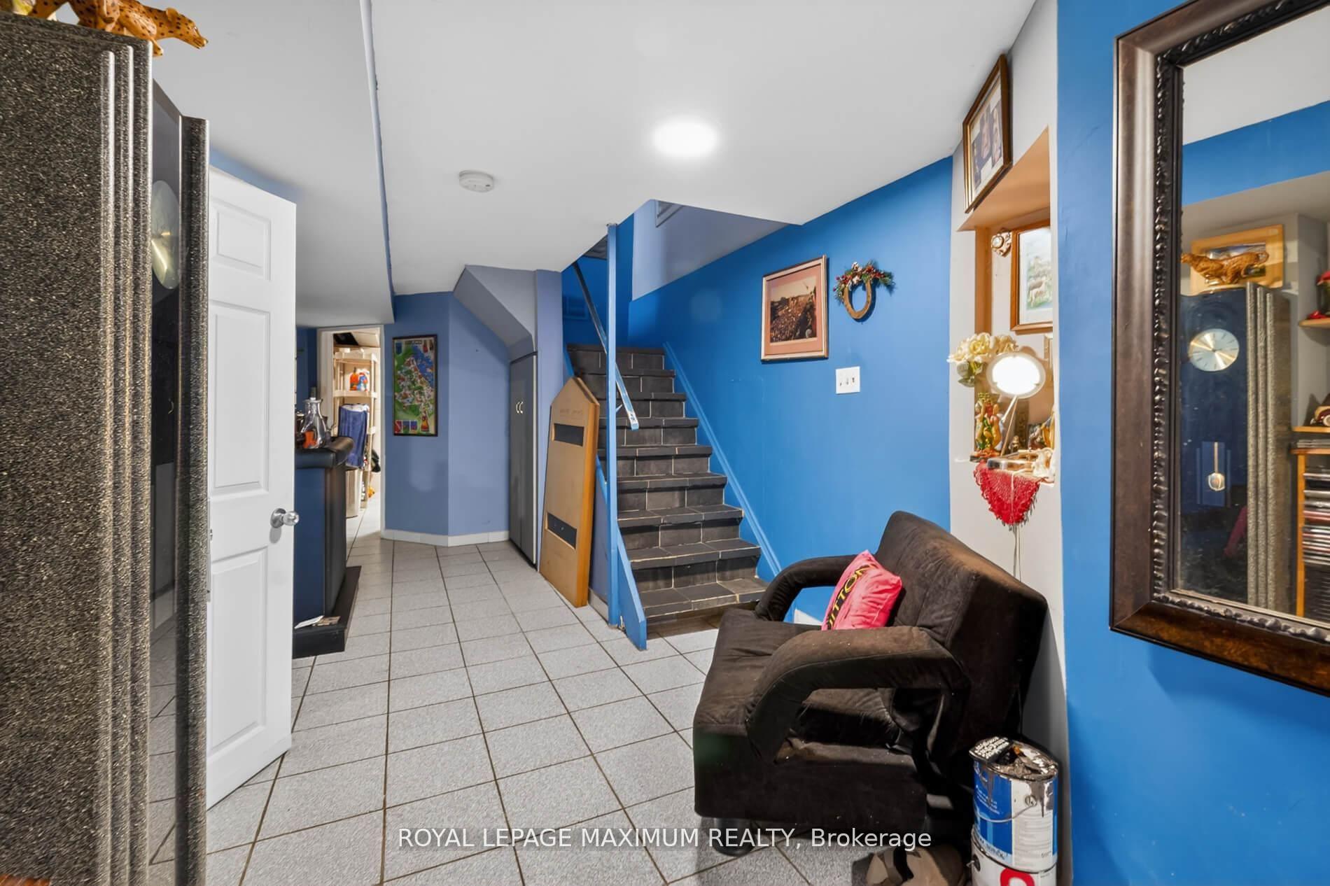 Photo 28 of 3 Muzzo Court, Vaughan, East Woodbridge — HOMEH