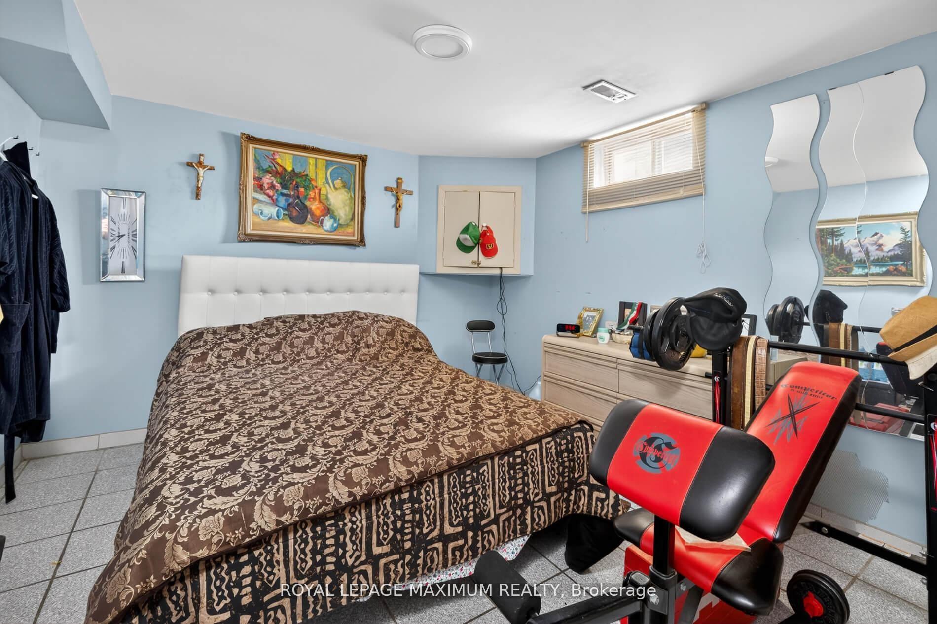 Photo 32 of 3 Muzzo Court, Vaughan, East Woodbridge — HOMEH