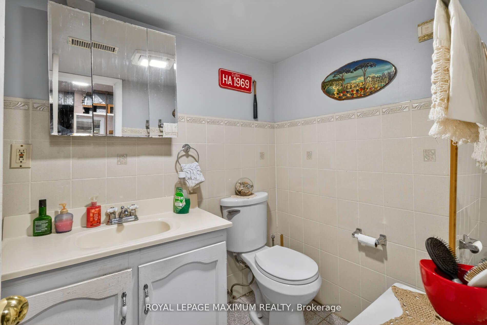 Photo 33 of 3 Muzzo Court, Vaughan, East Woodbridge — HOMEH