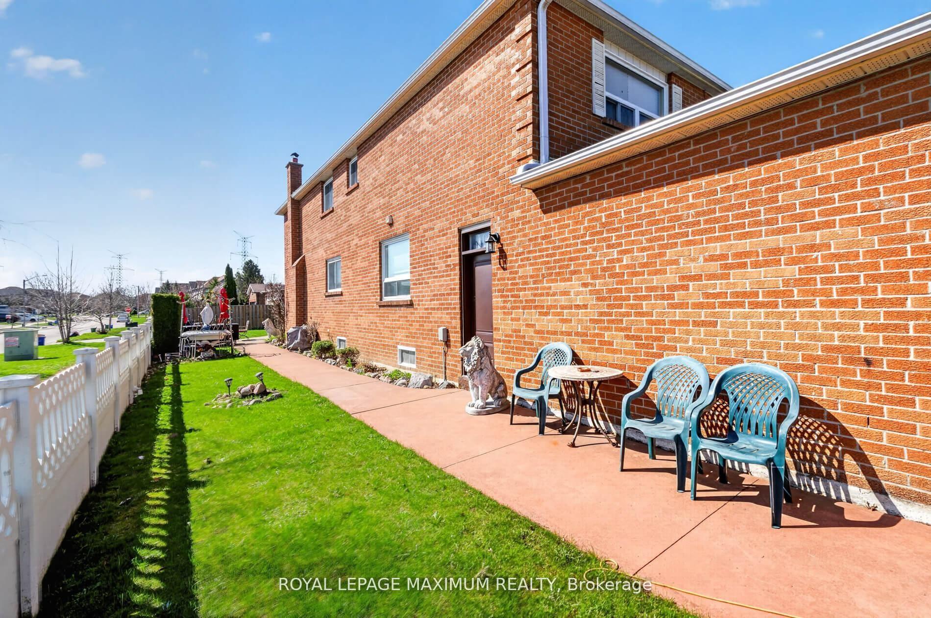 Photo 34 of 3 Muzzo Court, Vaughan, East Woodbridge — HOMEH