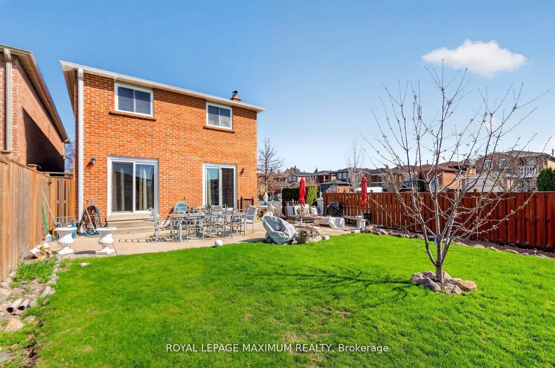 Photo 38 of 3 Muzzo Court, Vaughan, East Woodbridge — HOMEH
