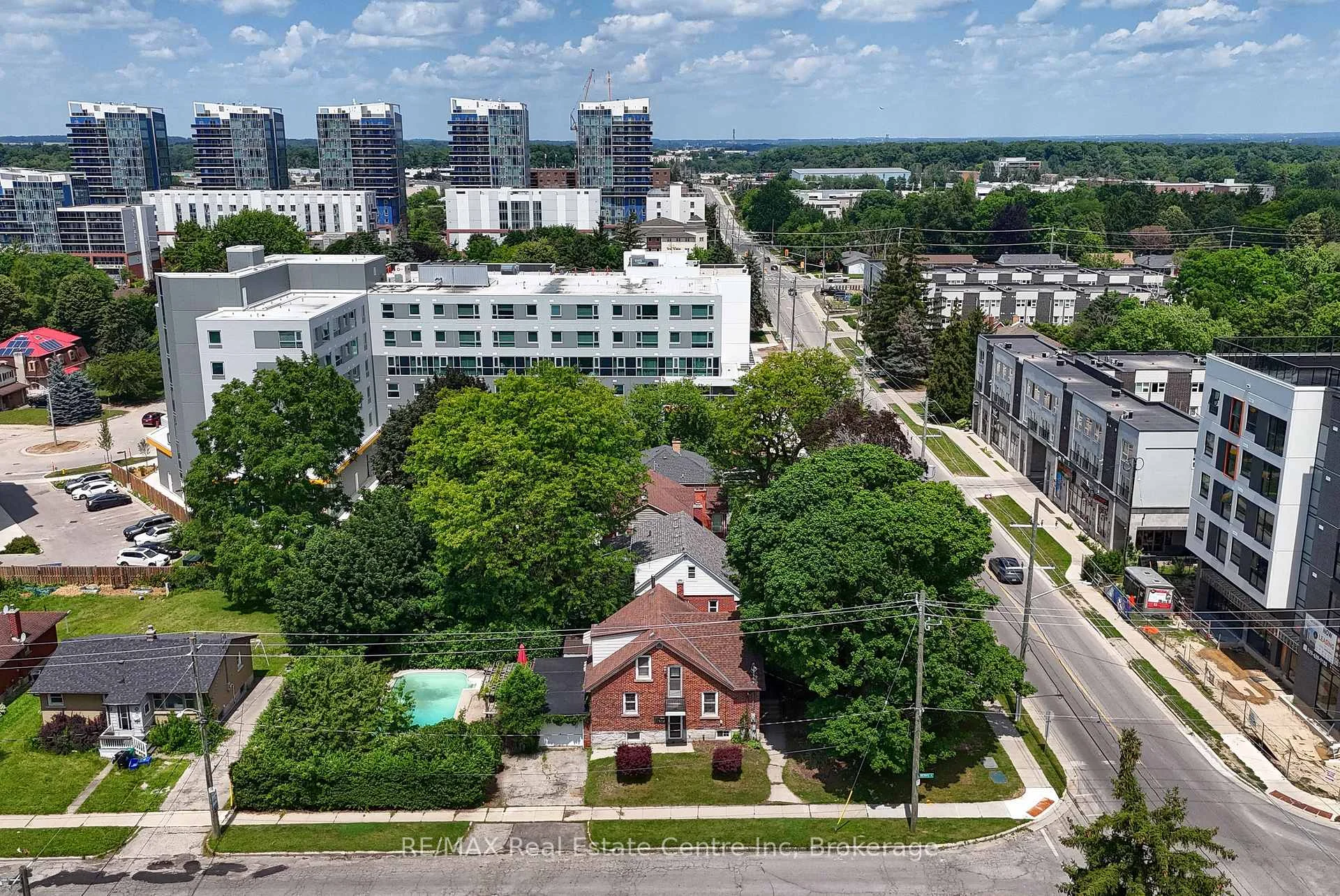 Front of 285 Albert Street W