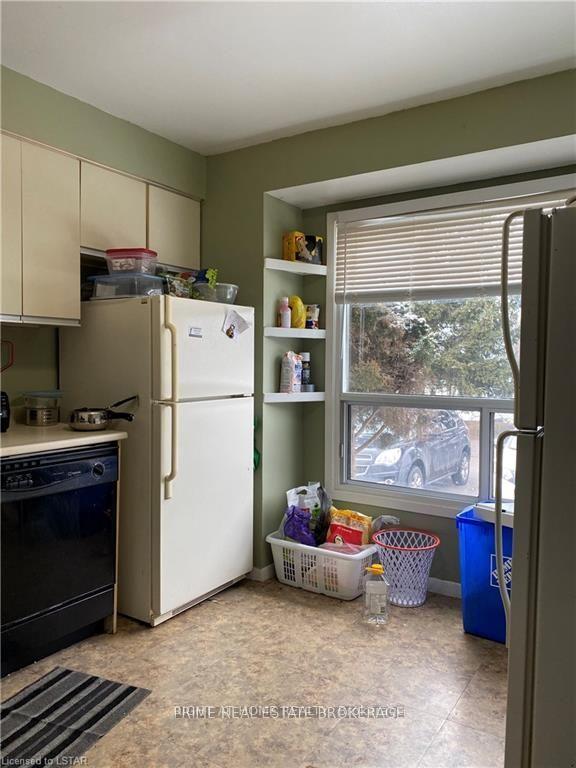 Photo 3 of 595 Third Street N, London, East H — HOMEH