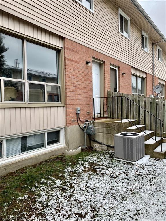 Photo 15 of 595 Third Street N, London, East H — HOMEH
