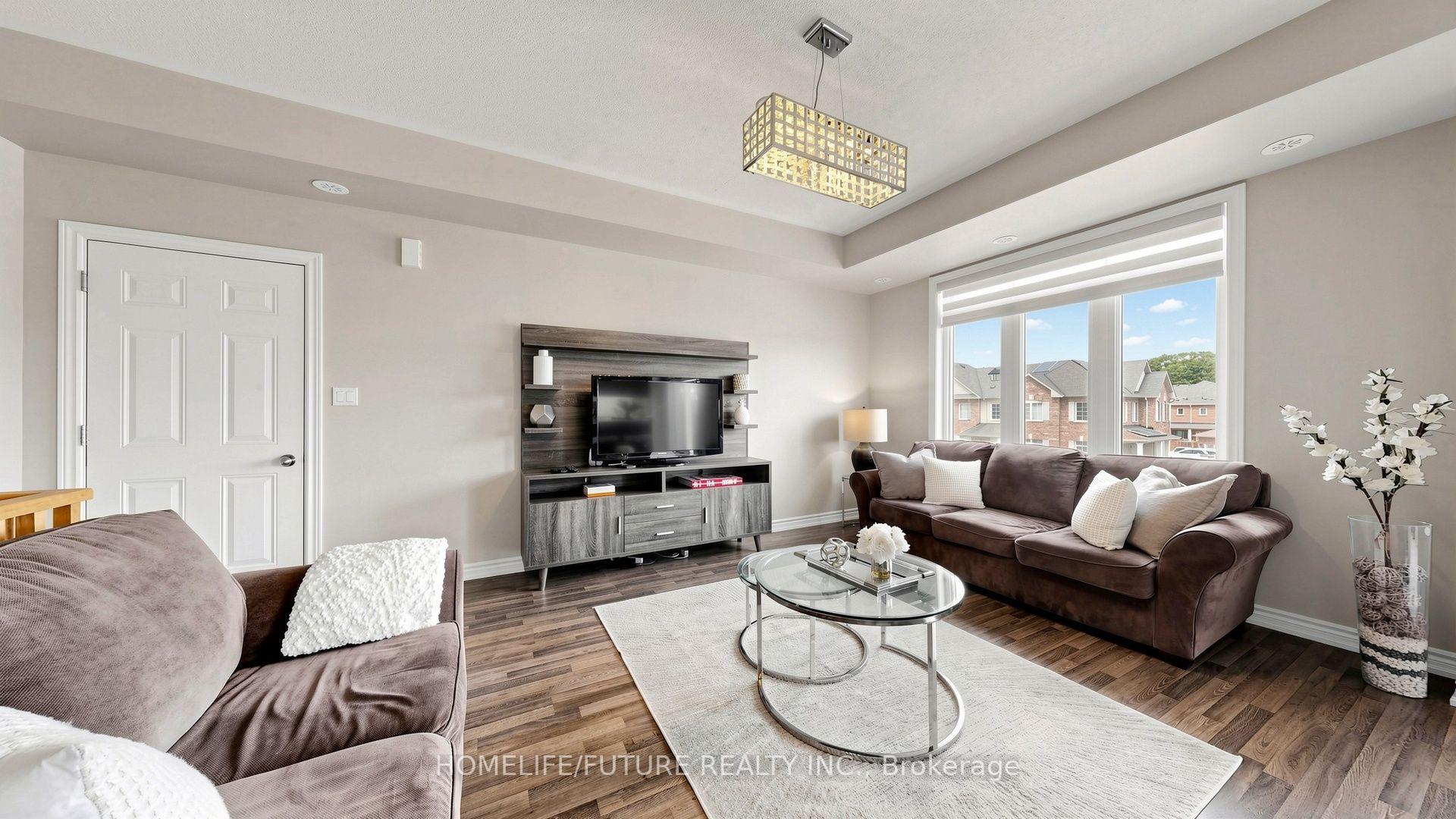Photo 4 of 2736 William Jackson Drive, Pickering, Duffin Heights — HOMEH