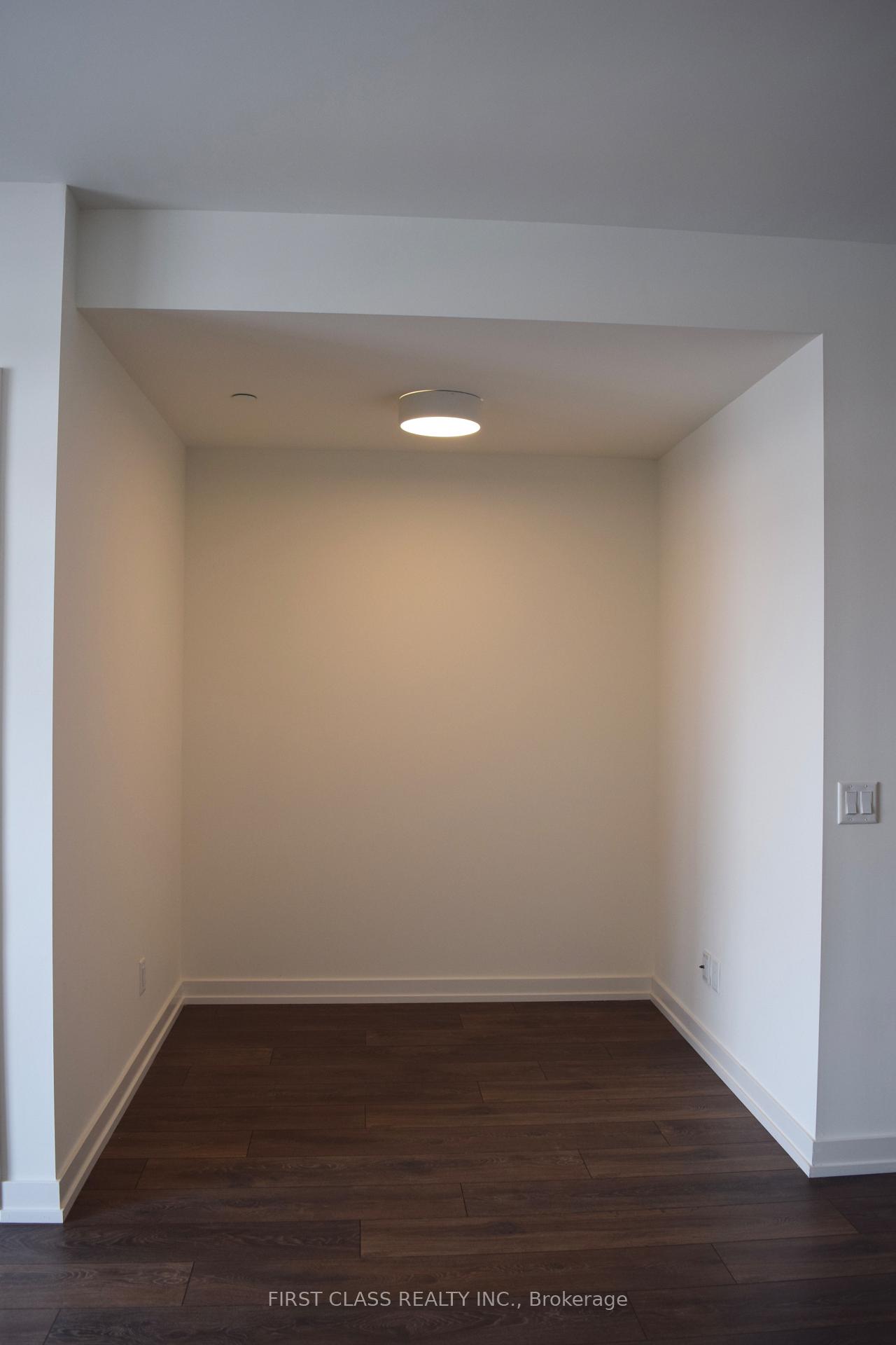 Photo 4 of Unit 705, 1 Grandview Avenue, Markham, Thornhill — HOMEH