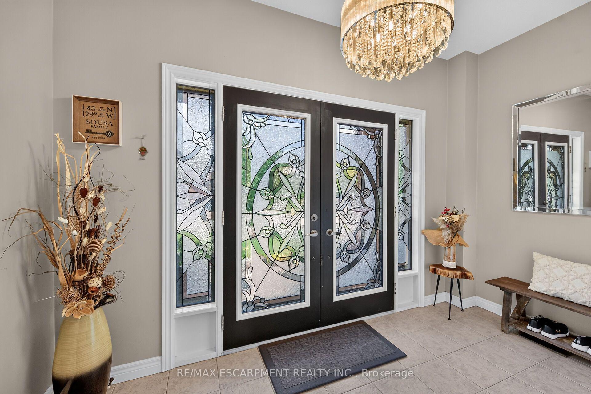 Photo 3 of 68 Garinger Crescent, Hamilton, Binbrook — HOMEH