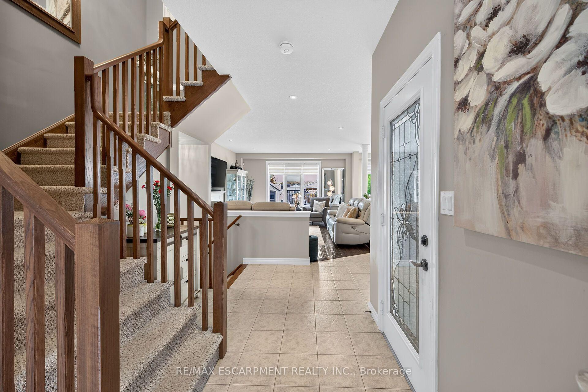 Photo 6 of 68 Garinger Crescent, Hamilton, Binbrook — HOMEH