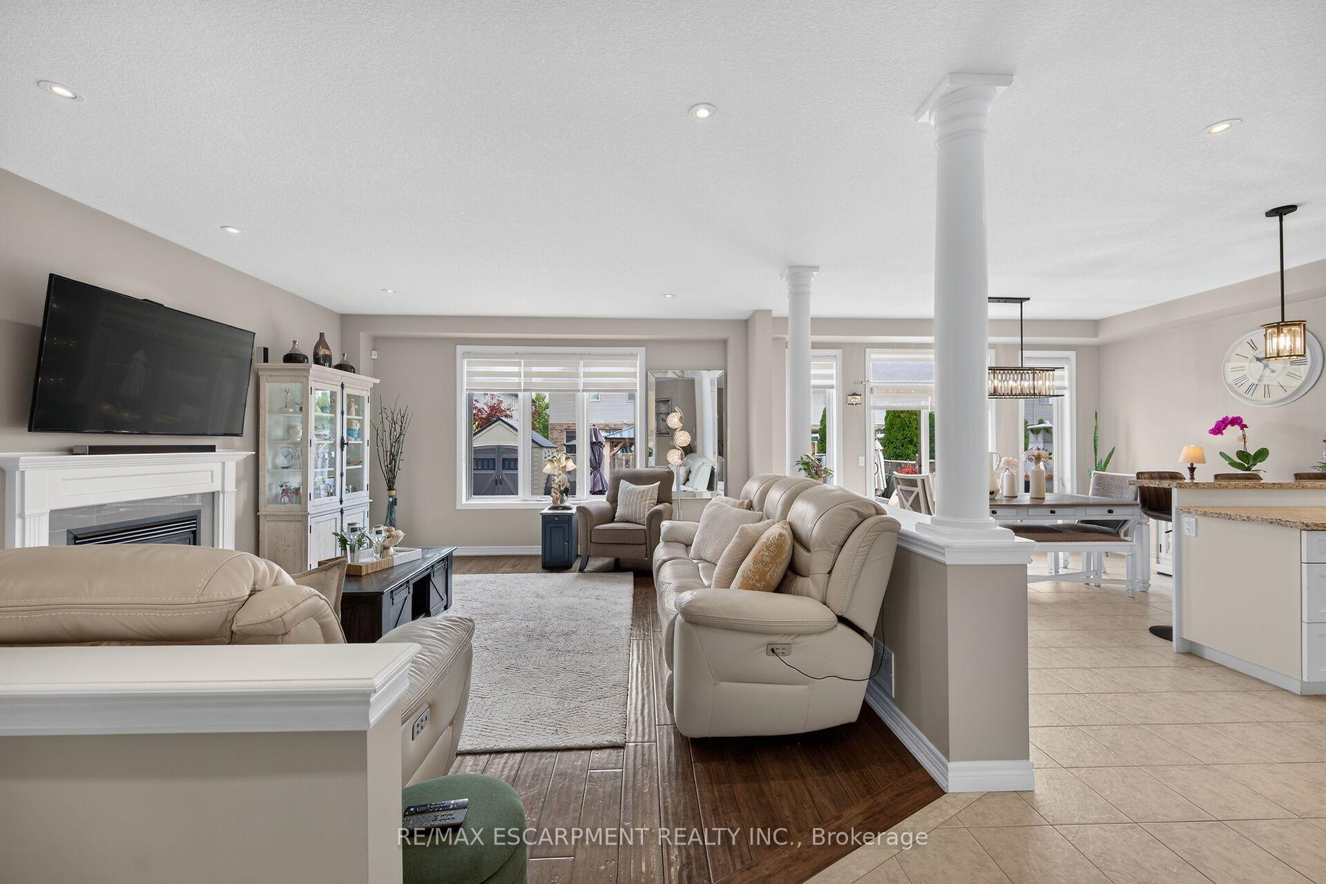 Photo 7 of 68 Garinger Crescent, Hamilton, Binbrook — HOMEH