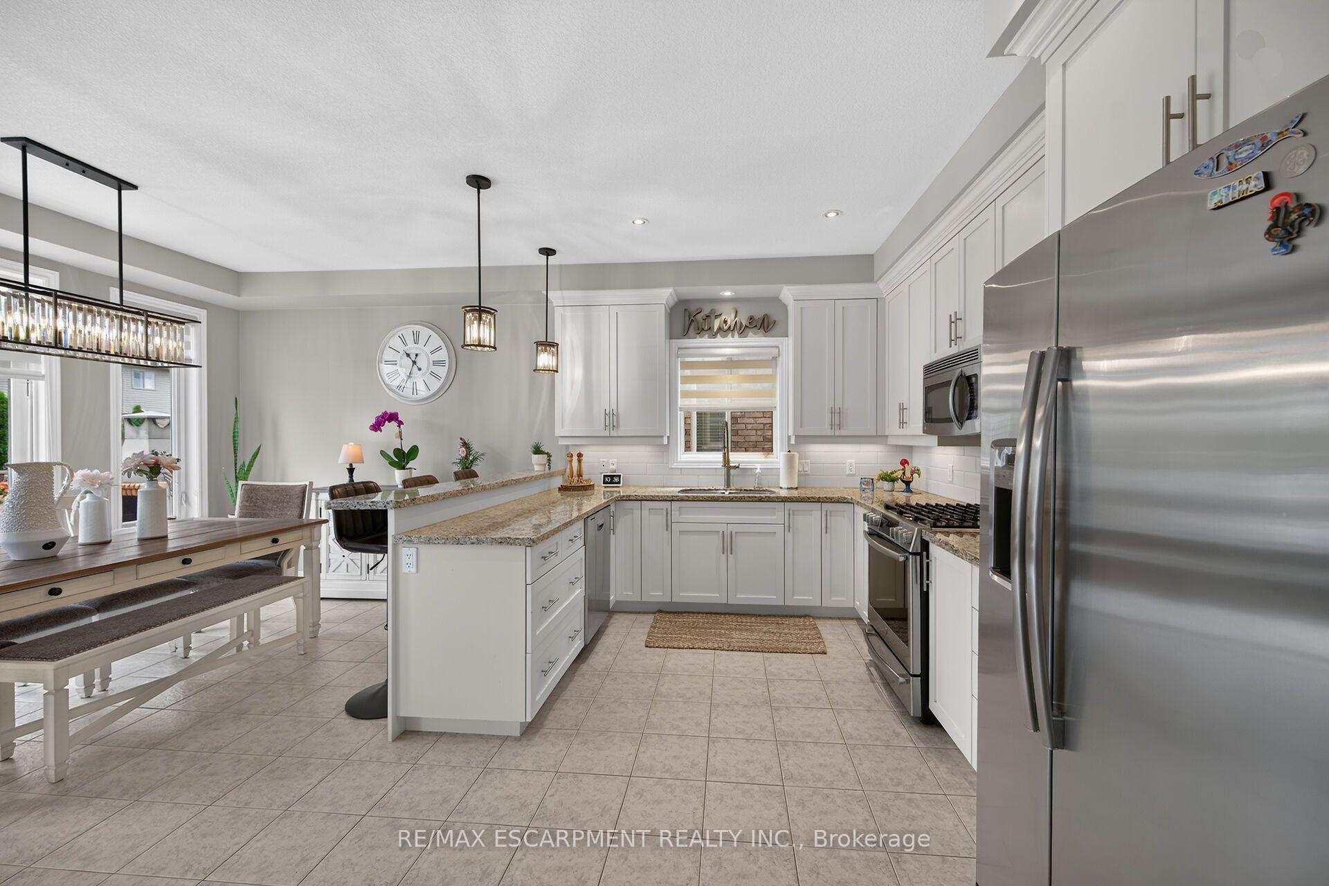 Photo 14 of 68 Garinger Crescent, Hamilton, Binbrook — HOMEH