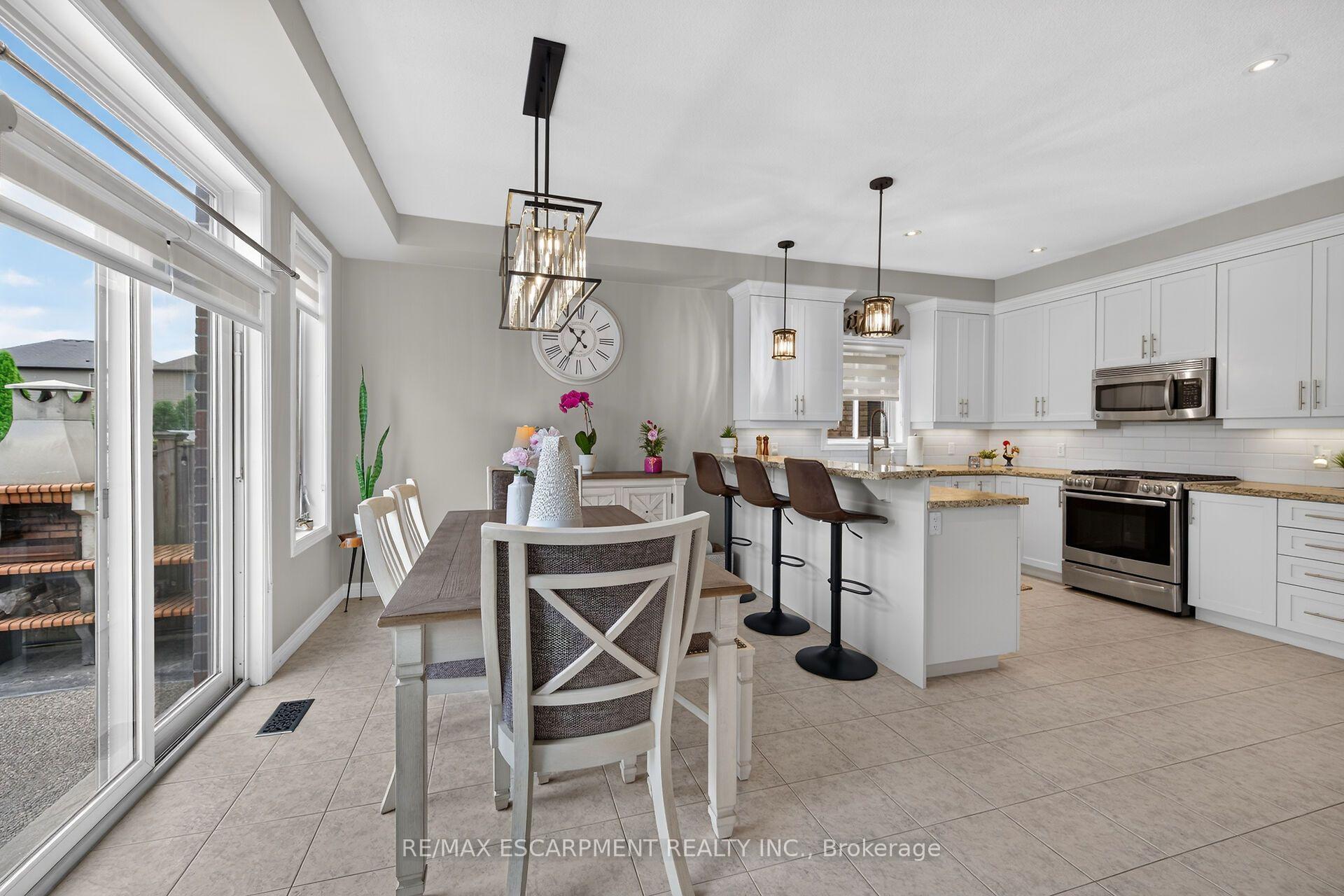 Photo 16 of 68 Garinger Crescent, Hamilton, Binbrook — HOMEH
