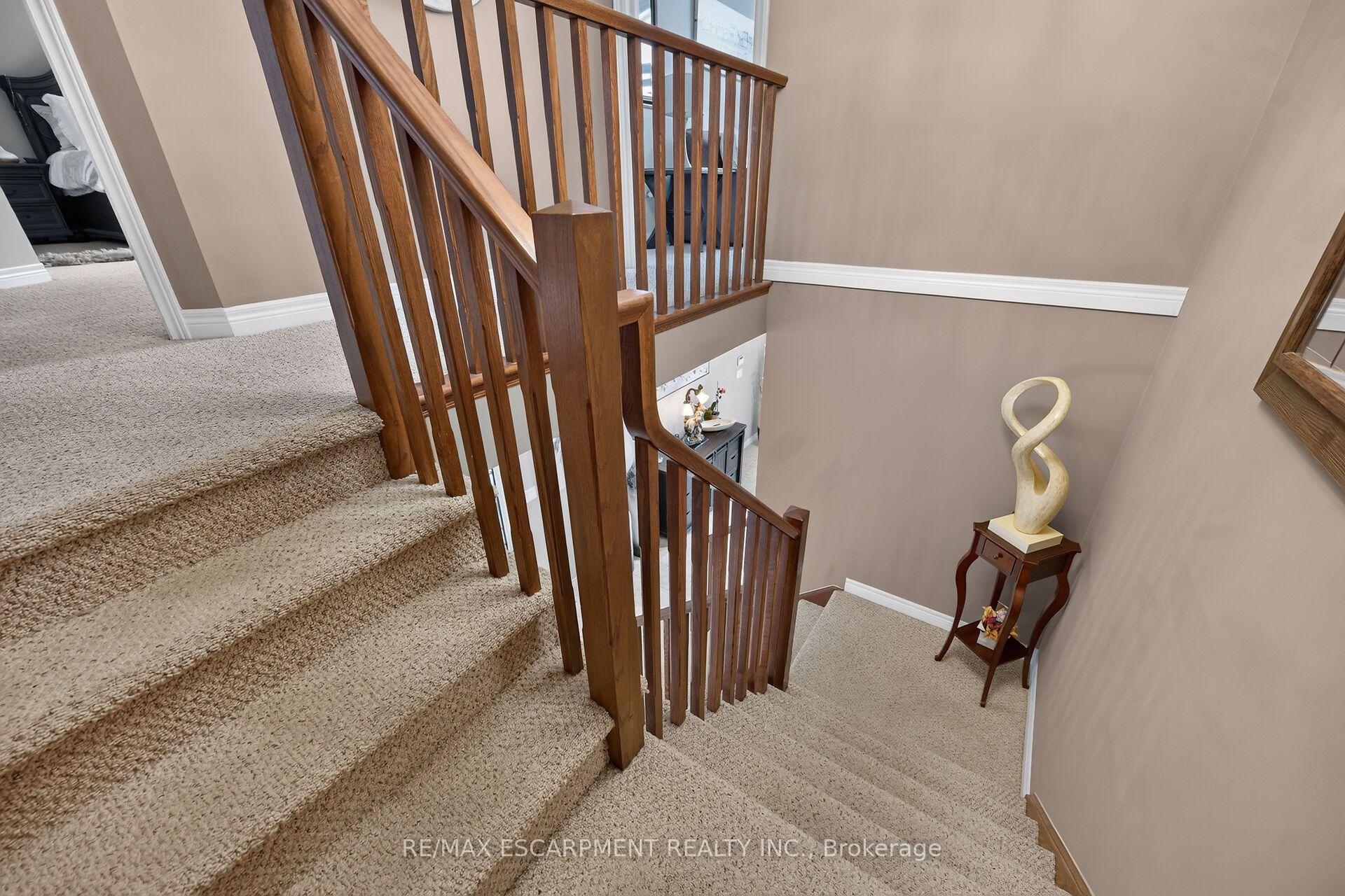 Photo 19 of 68 Garinger Crescent, Hamilton, Binbrook — HOMEH