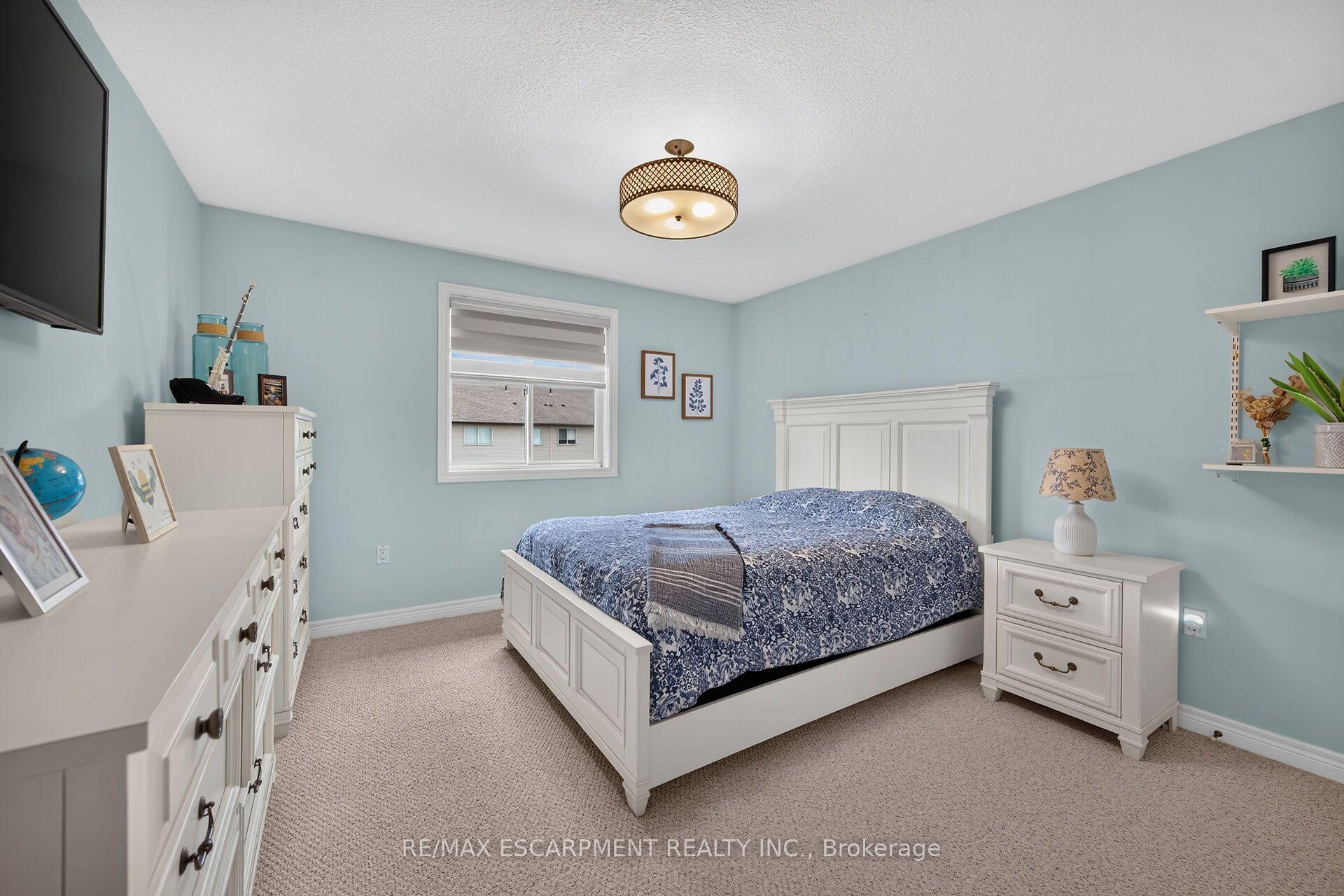 Photo 29 of 68 Garinger Crescent, Hamilton, Binbrook — HOMEH