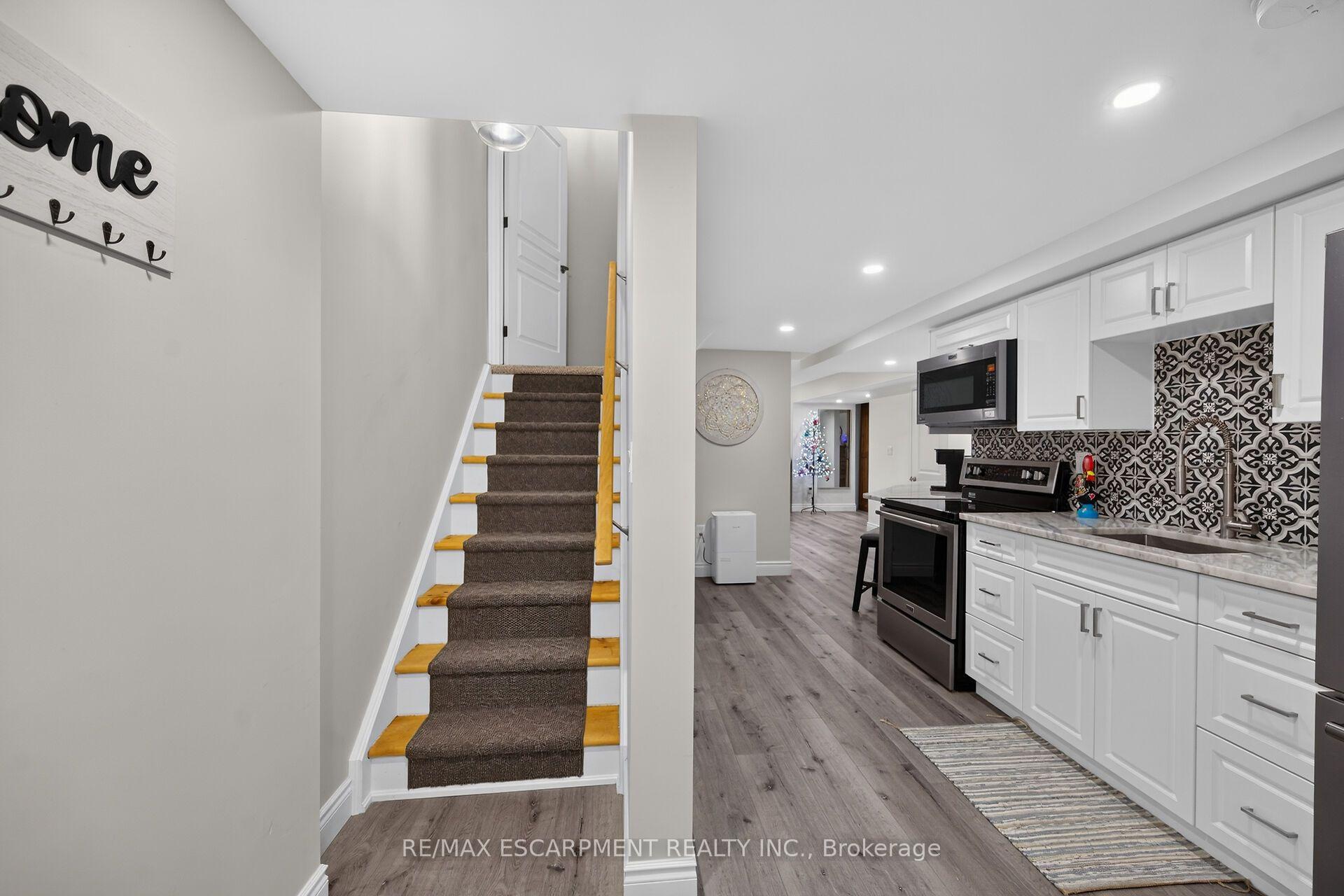 Photo 33 of 68 Garinger Crescent, Hamilton, Binbrook — HOMEH