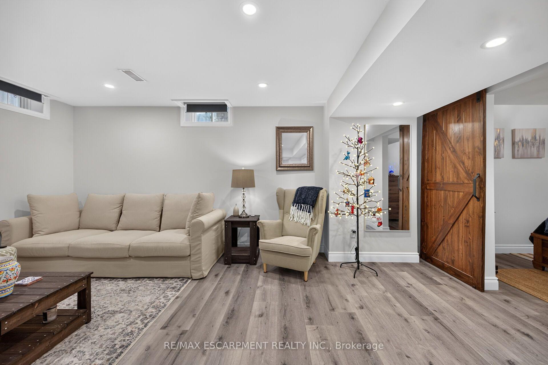 Photo 38 of 68 Garinger Crescent, Hamilton, Binbrook — HOMEH