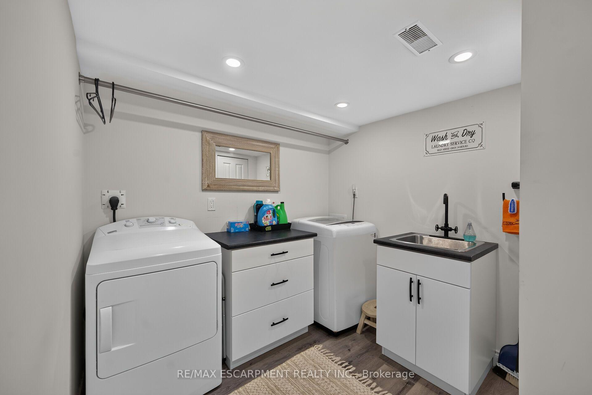 Photo 41 of 68 Garinger Crescent, Hamilton, Binbrook — HOMEH