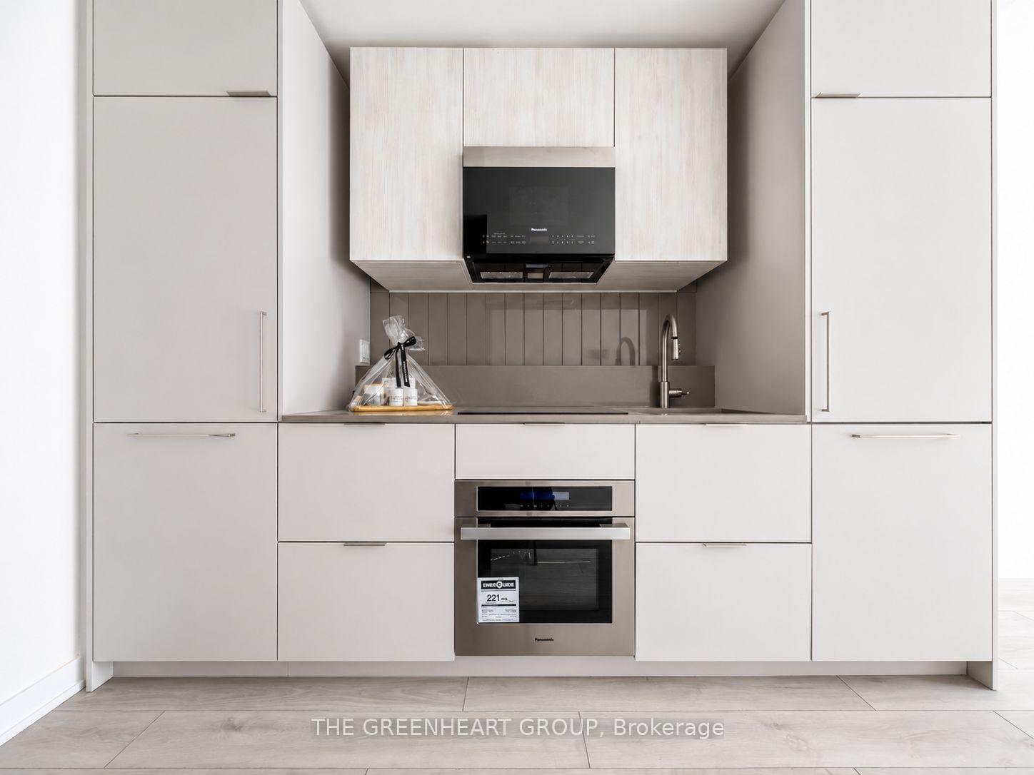 Photo 3 of Unit 609, 1 Fairview Road E, Mississauga, Mississauga Valleys — HOMEH