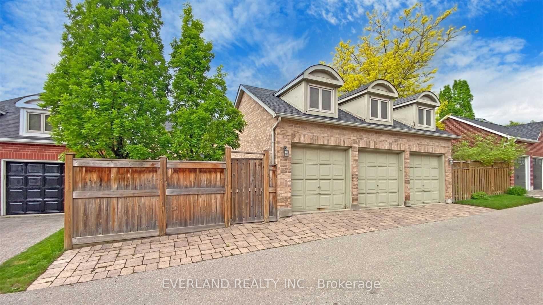 Photo 4 of 27 The Fairways Street, Markham, Angus Glen — HOMEH