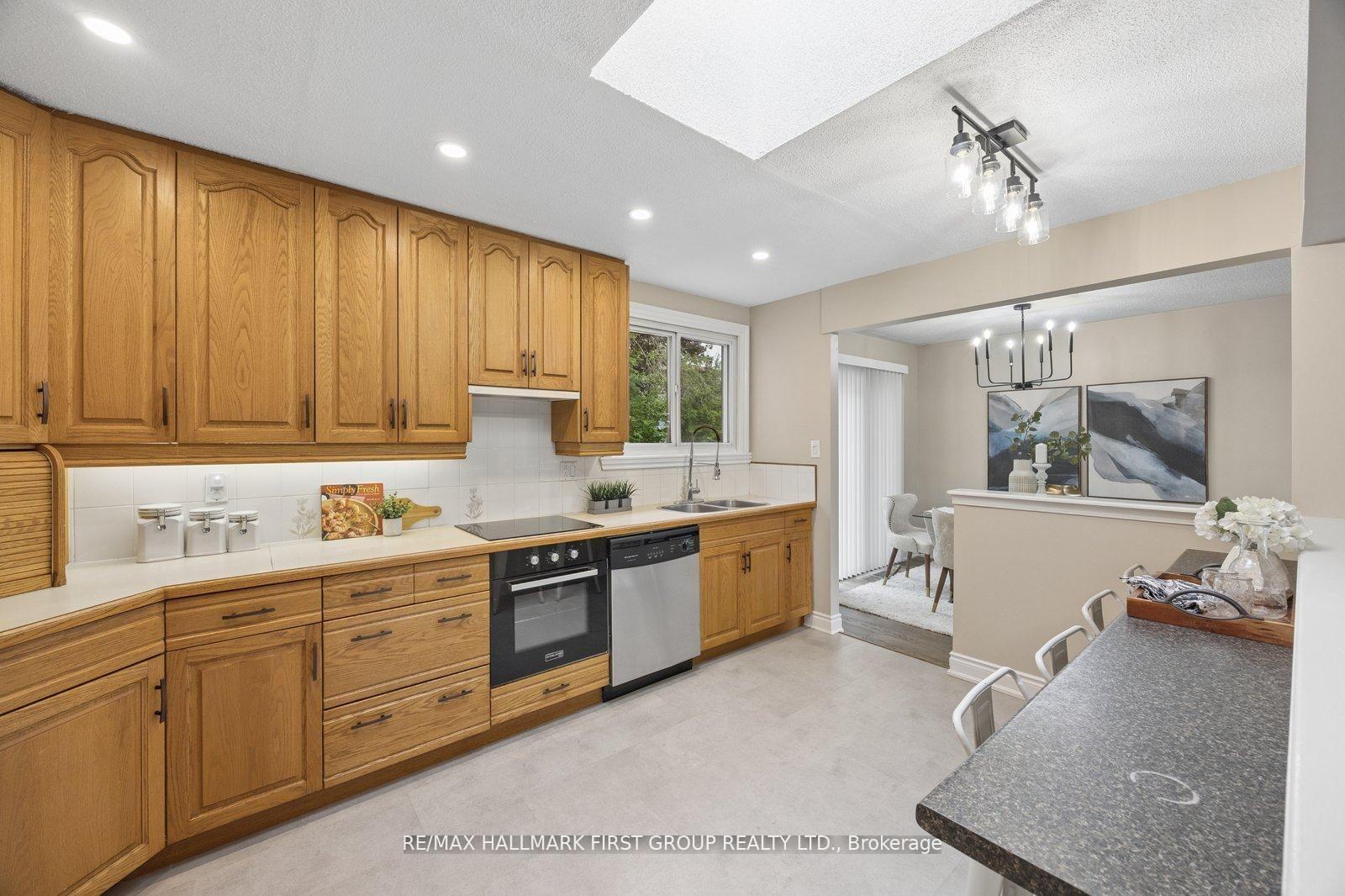 Photo 13 of 861 Boxworth Place, Pickering, West Shore — HOMEH