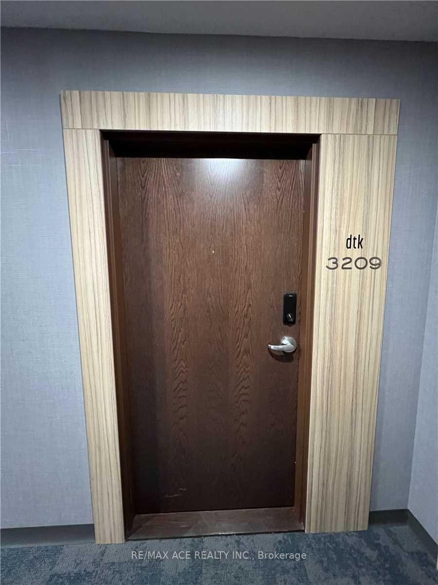 Photo 3 of Unit 3209, 60 Frederick Street, Kitchener, Civic Centre — HOMEH