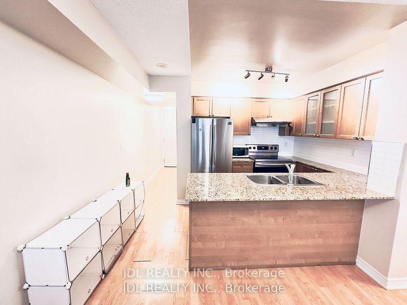 Photo 2 of Unit 907, 761 Bay Street, Toronto, Bay Street Corridor — HOMEH