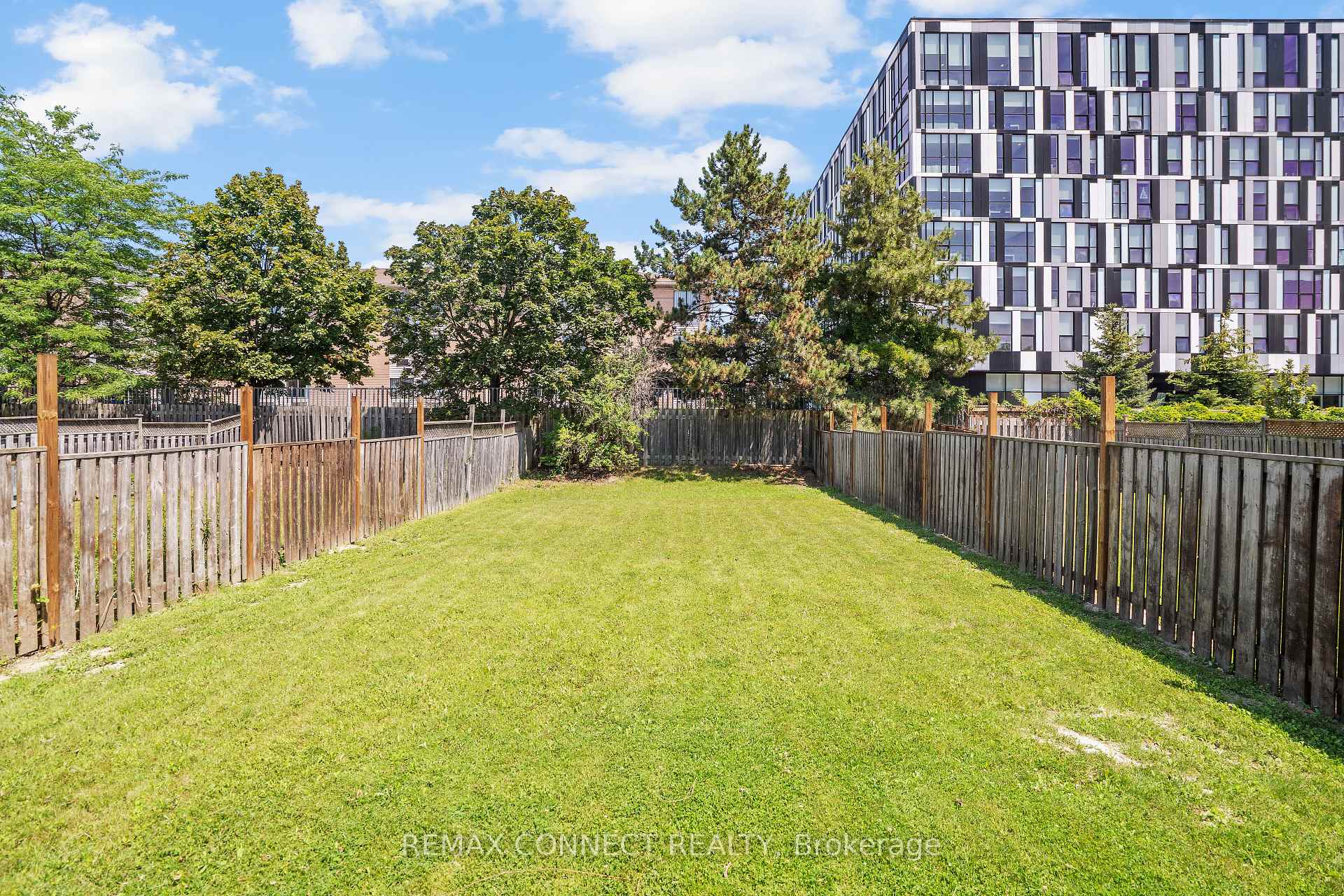Photo 33 of 1831 Dalhousie Crescent, Oshawa, Samac — HOMEH