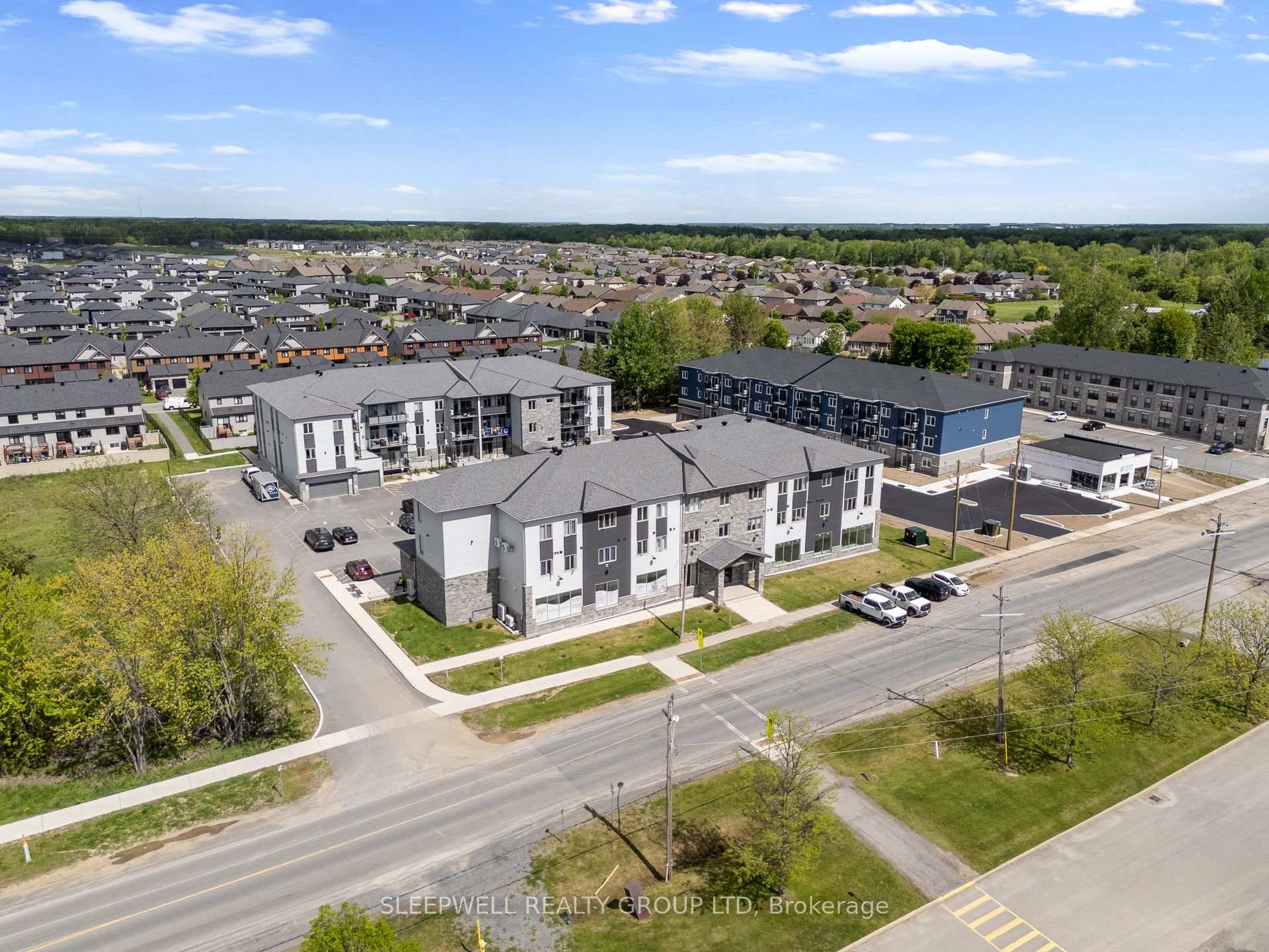 Photo of Unit 305, 979 North Russell Road
