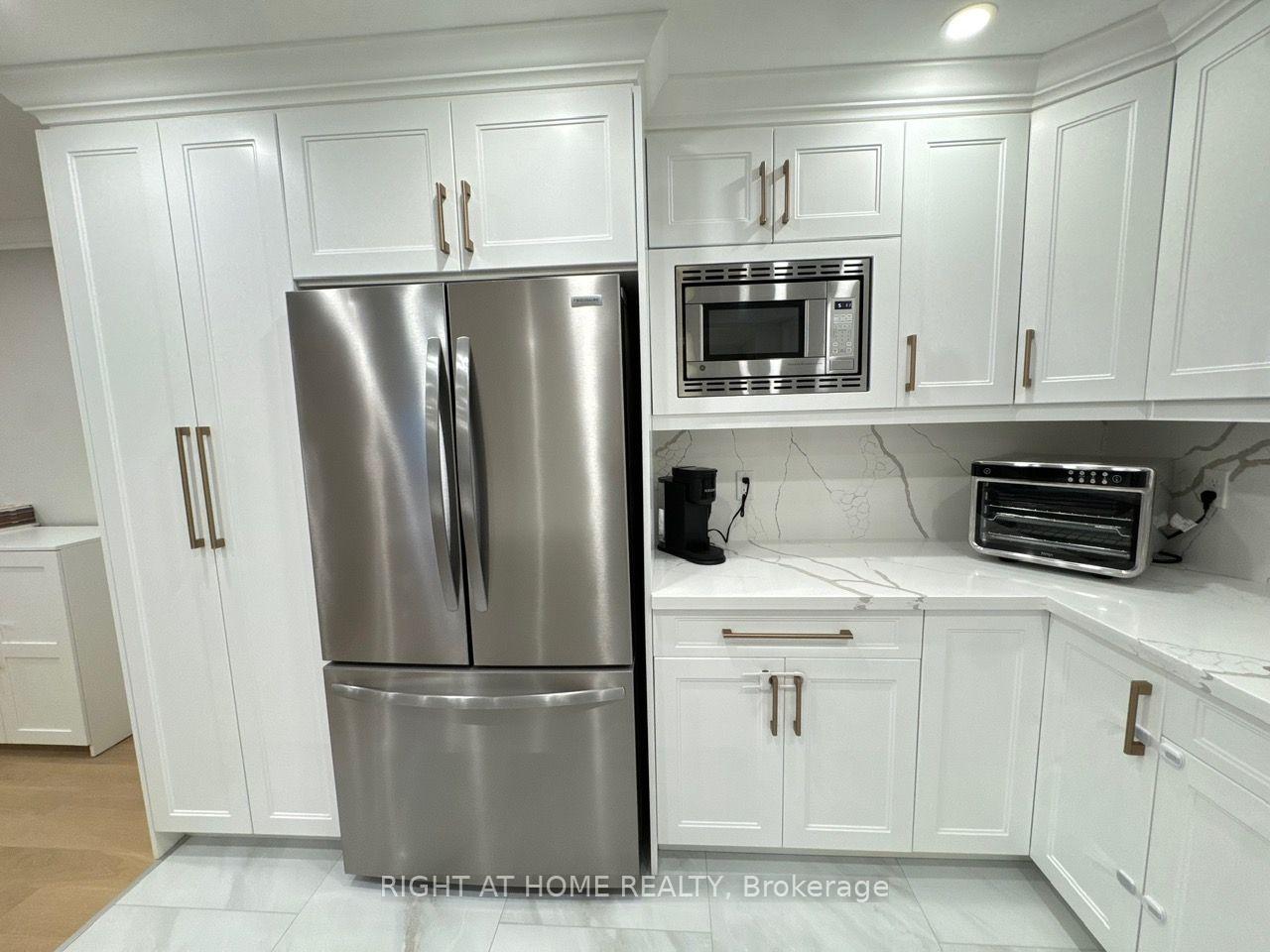Photo 4 of Unit 1507, 716 The West Mall, Etobicoke, Eringate-Centennial-West Deane — HOMEH