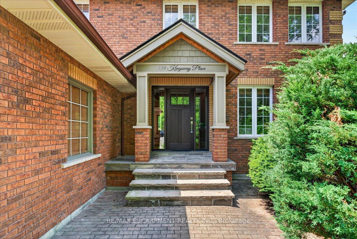 Photo 2 of 339 Kingsway Place, Milton, Old Milton — HOMEH