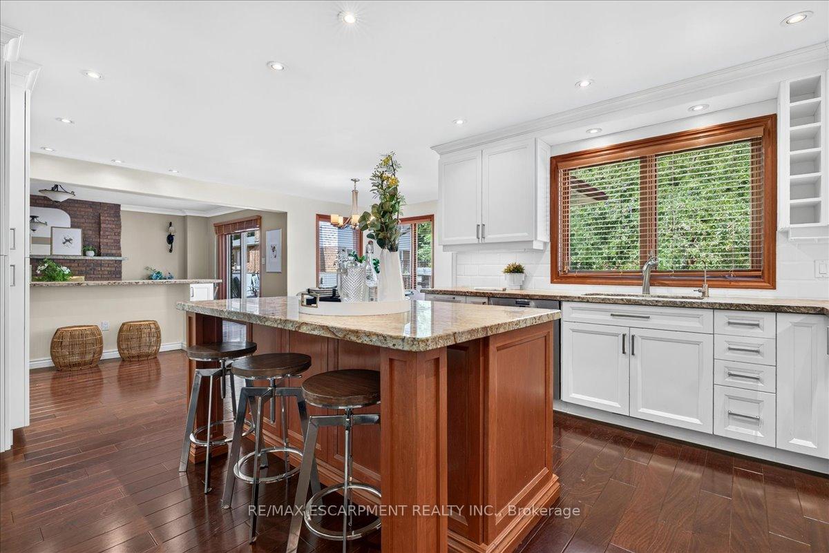 Photo 13 of 339 Kingsway Place, Milton, Old Milton — HOMEH