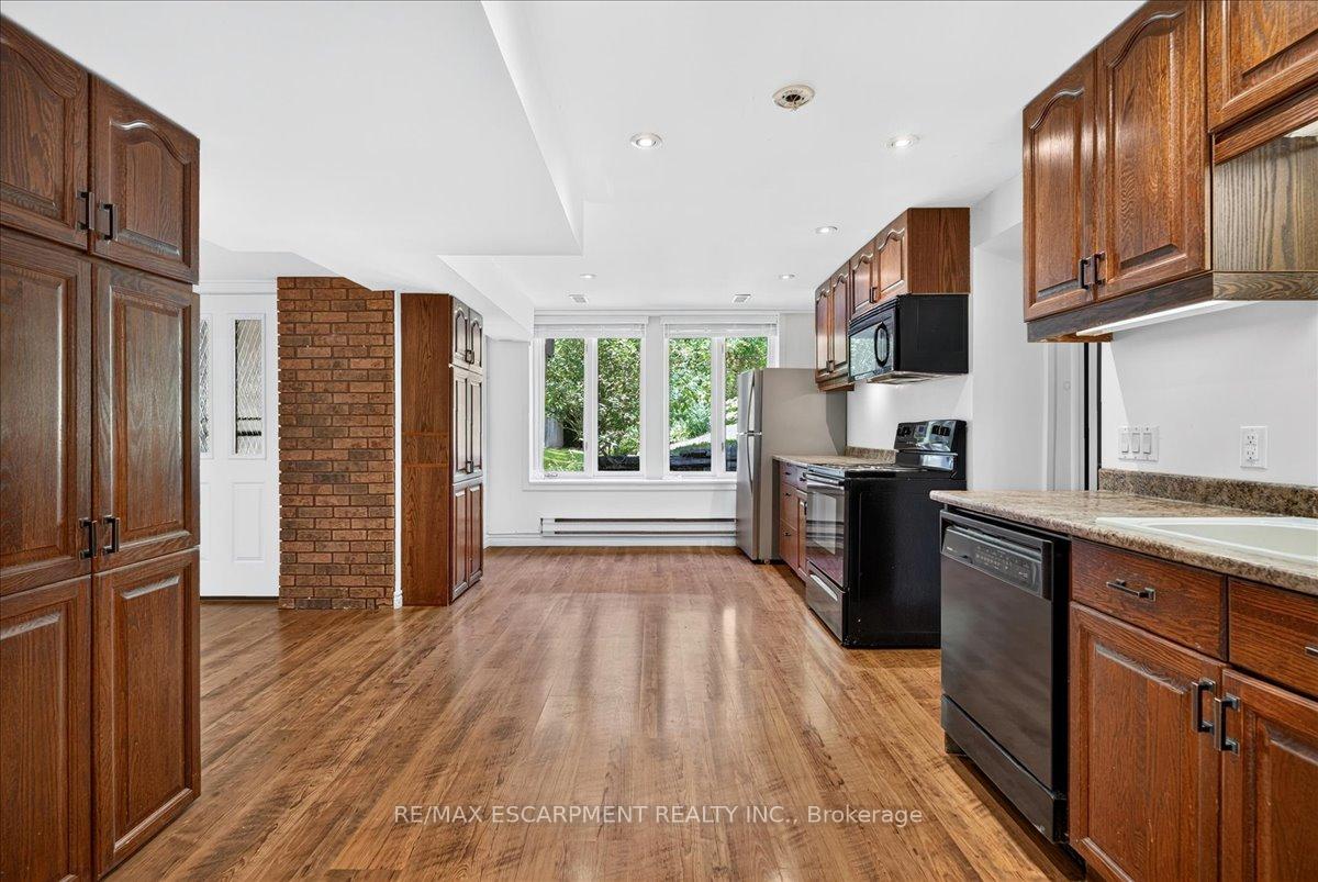 Photo 24 of 339 Kingsway Place, Milton, Old Milton — HOMEH