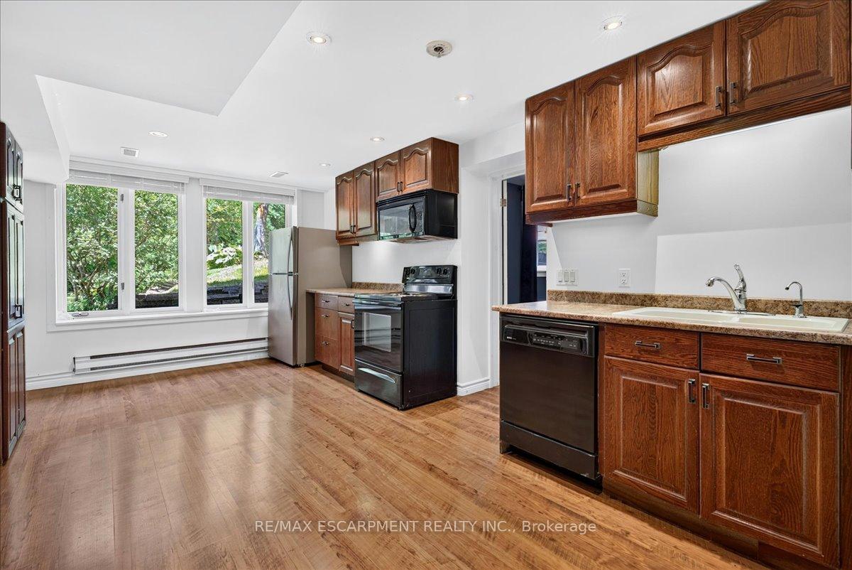 Photo 25 of 339 Kingsway Place, Milton, Old Milton — HOMEH