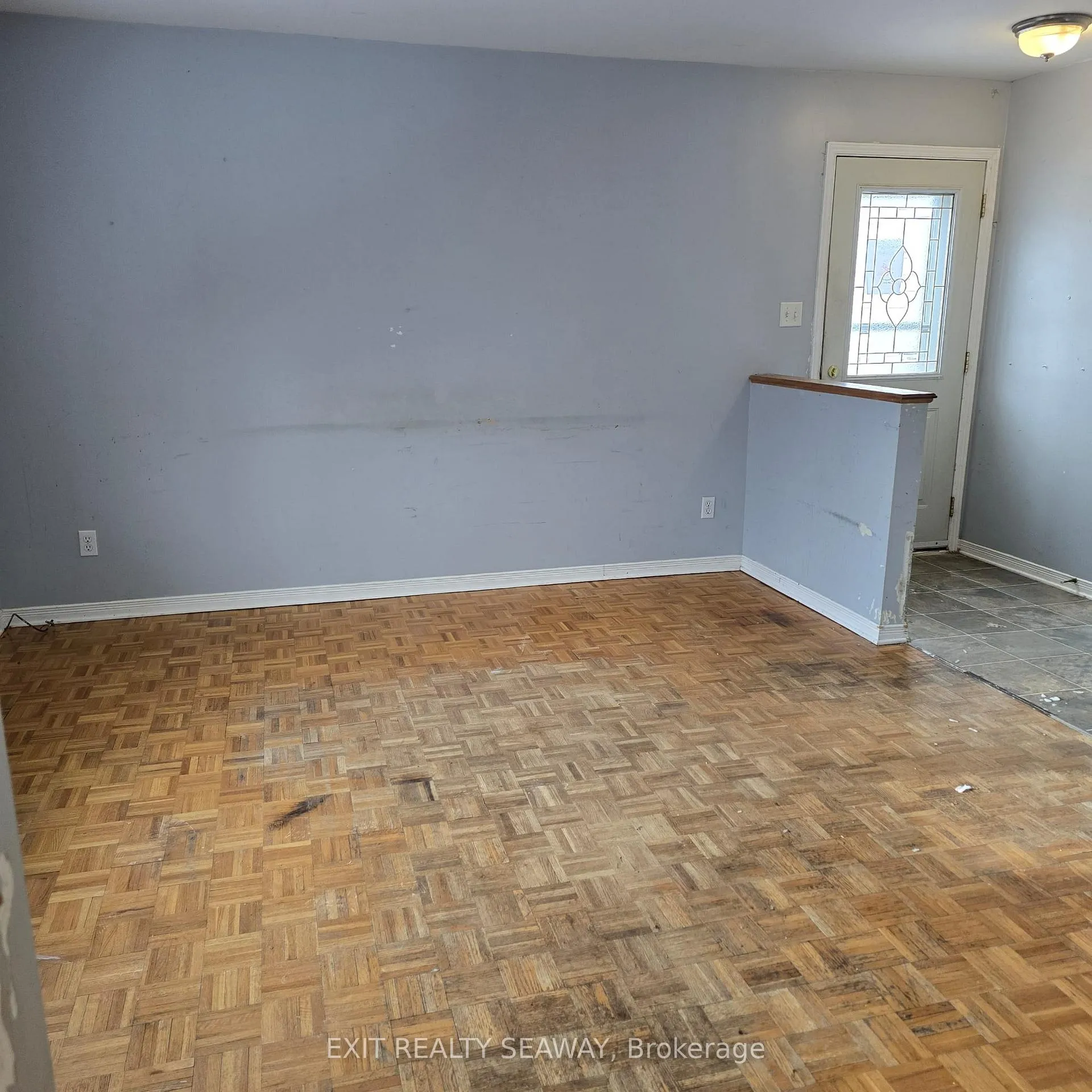 Photo 3 of 212 McElroy Drive, Ottawa, Kanata - Glencairn/Hazeldean — HOMEH