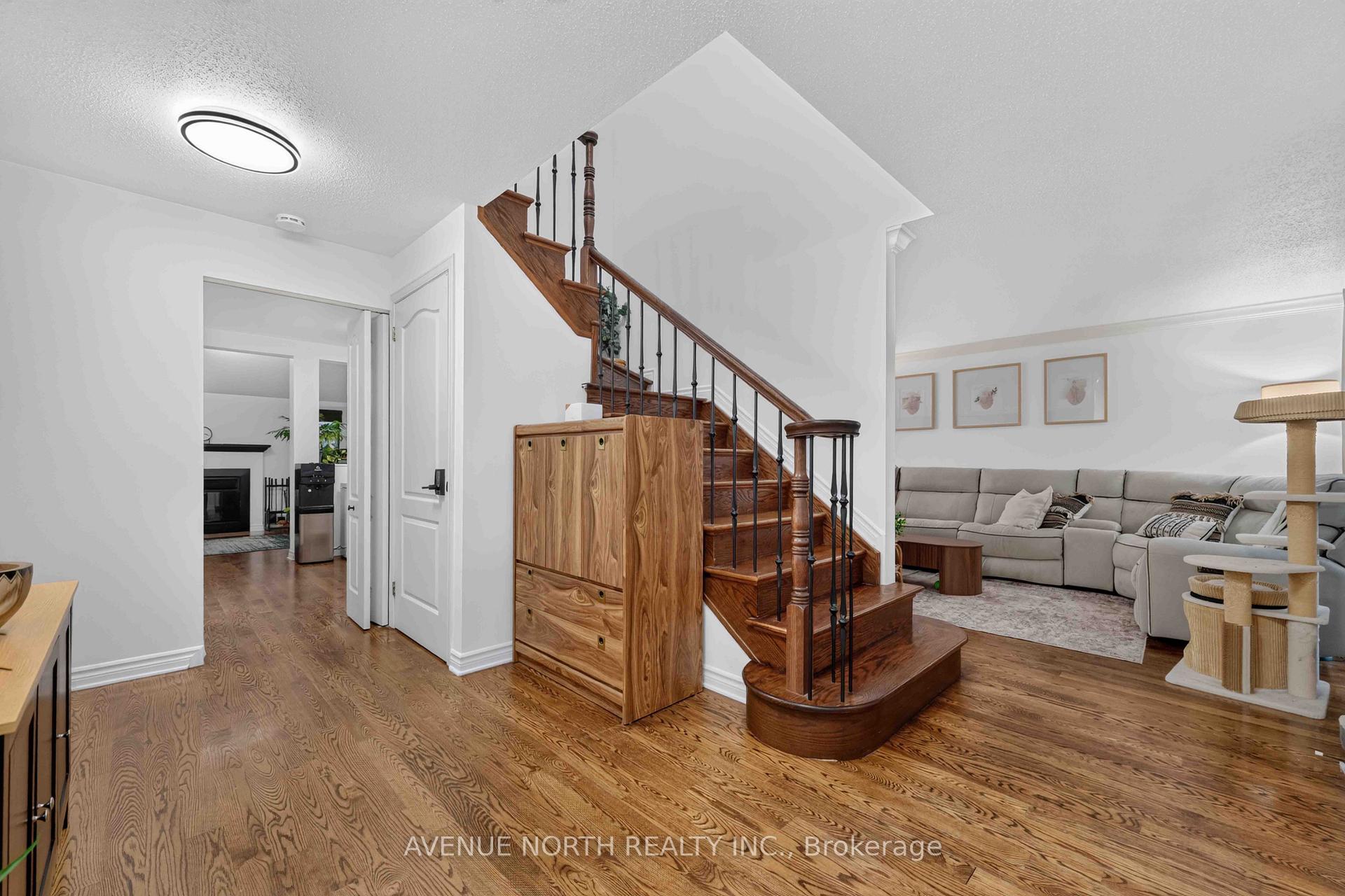 Photo 3 of 678 Thicket Way, Ottawa, Fallingbrook/Gardenway South — HOMEH