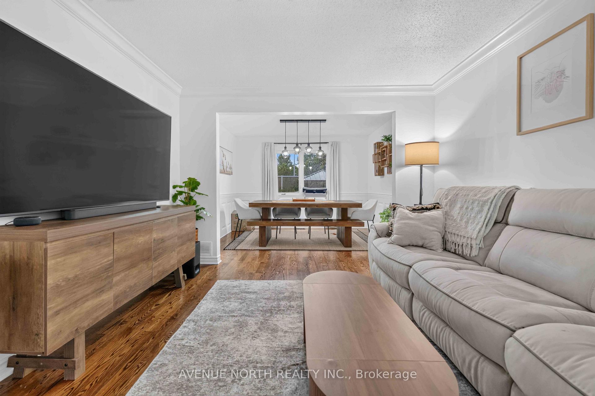 Photo 4 of 678 Thicket Way, Ottawa, Fallingbrook/Gardenway South — HOMEH