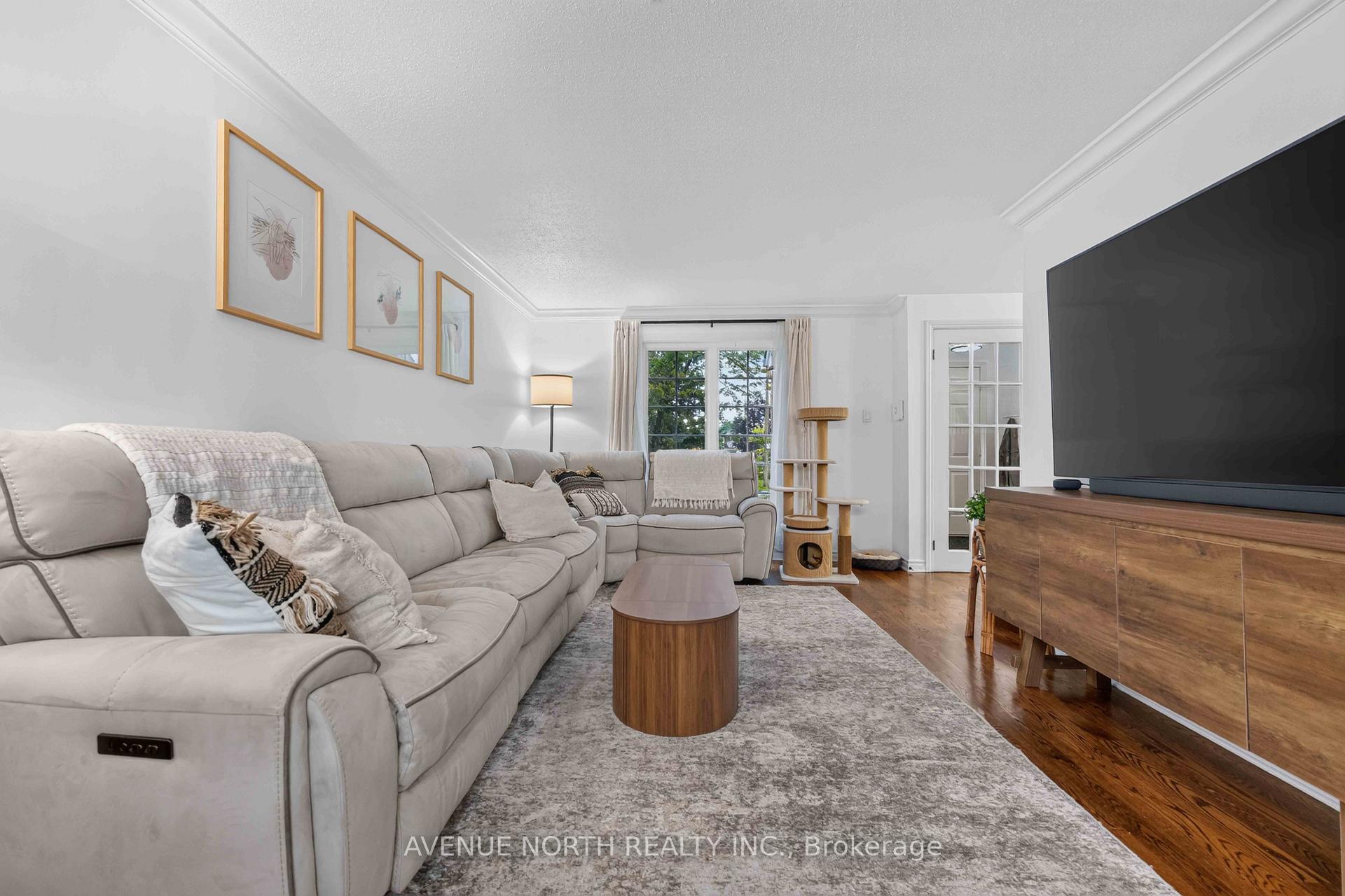 Photo 5 of 678 Thicket Way, Ottawa, Fallingbrook/Gardenway South — HOMEH