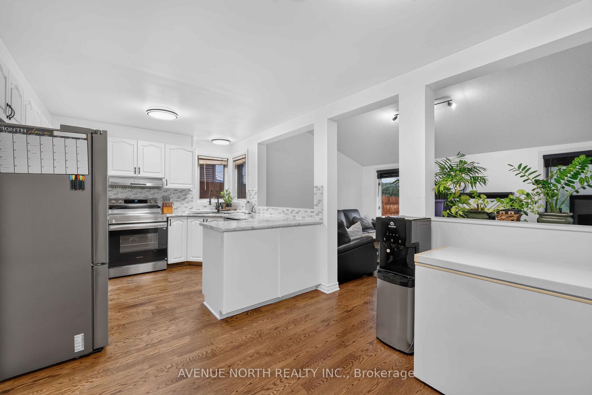 Photo 8 of 678 Thicket Way, Ottawa, Fallingbrook/Gardenway South — HOMEH