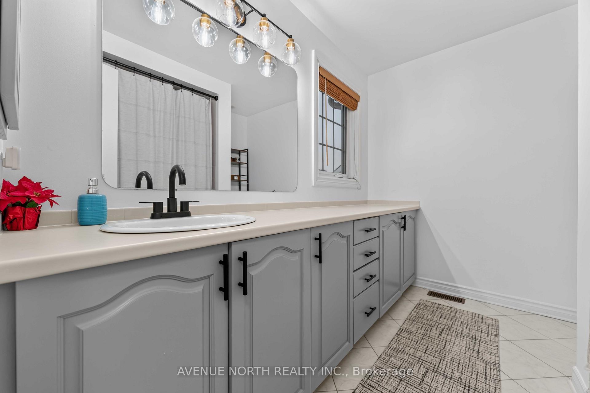 Photo 20 of 678 Thicket Way, Ottawa, Fallingbrook/Gardenway South — HOMEH