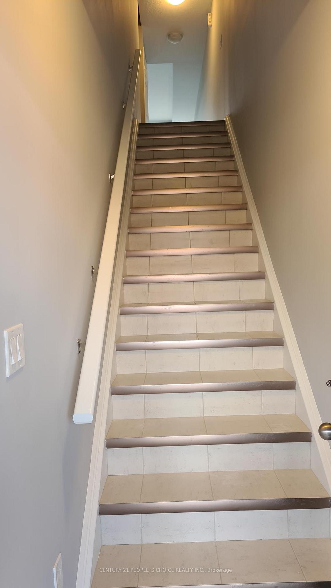 Photo 2 of 42 Wheat Lane, Kitchener, Huron Park — HOMEH