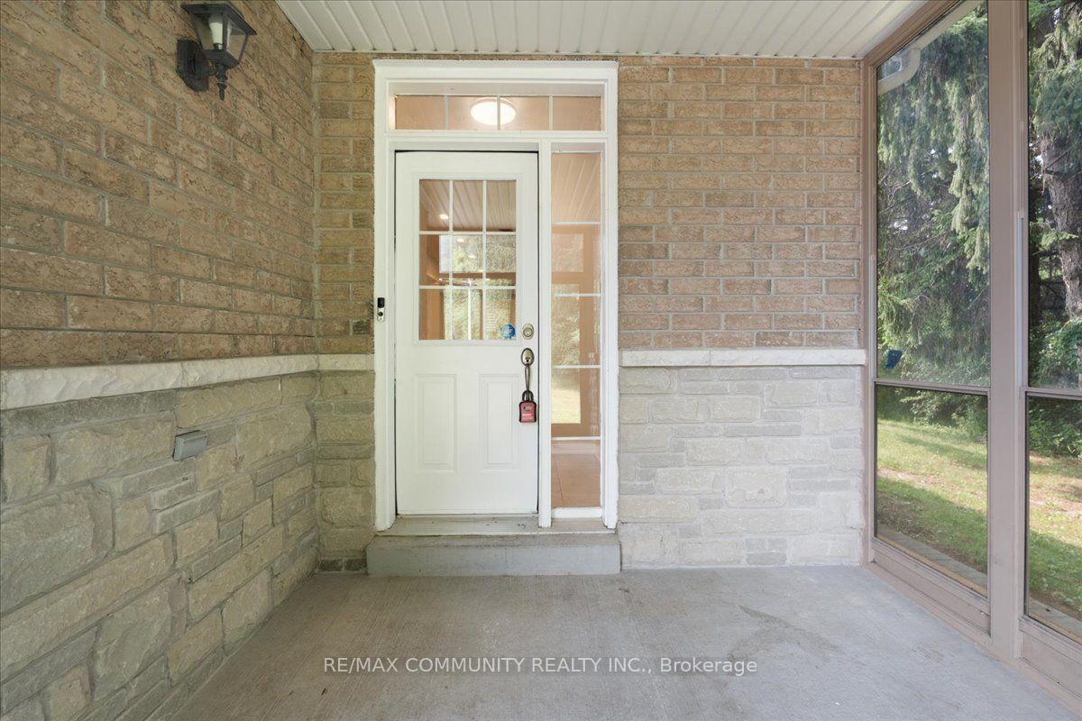Photo 2 of 461 Rougewalk Drive, Pickering, Rouge Park — HOMEH