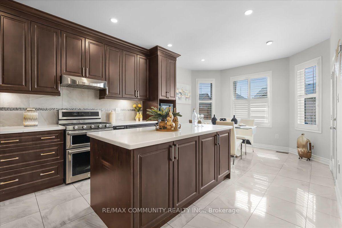 Photo 12 of 461 Rougewalk Drive, Pickering, Rouge Park — HOMEH