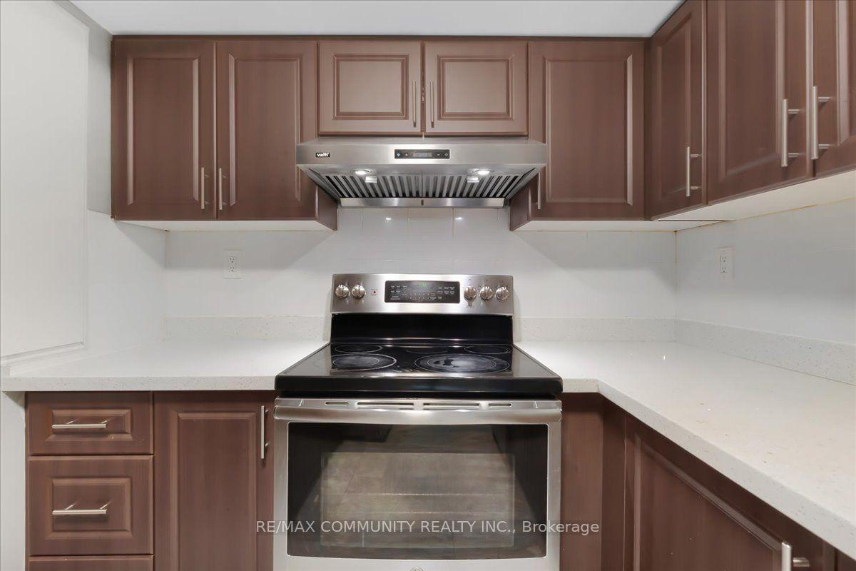 Photo 42 of 461 Rougewalk Drive, Pickering, Rouge Park — HOMEH