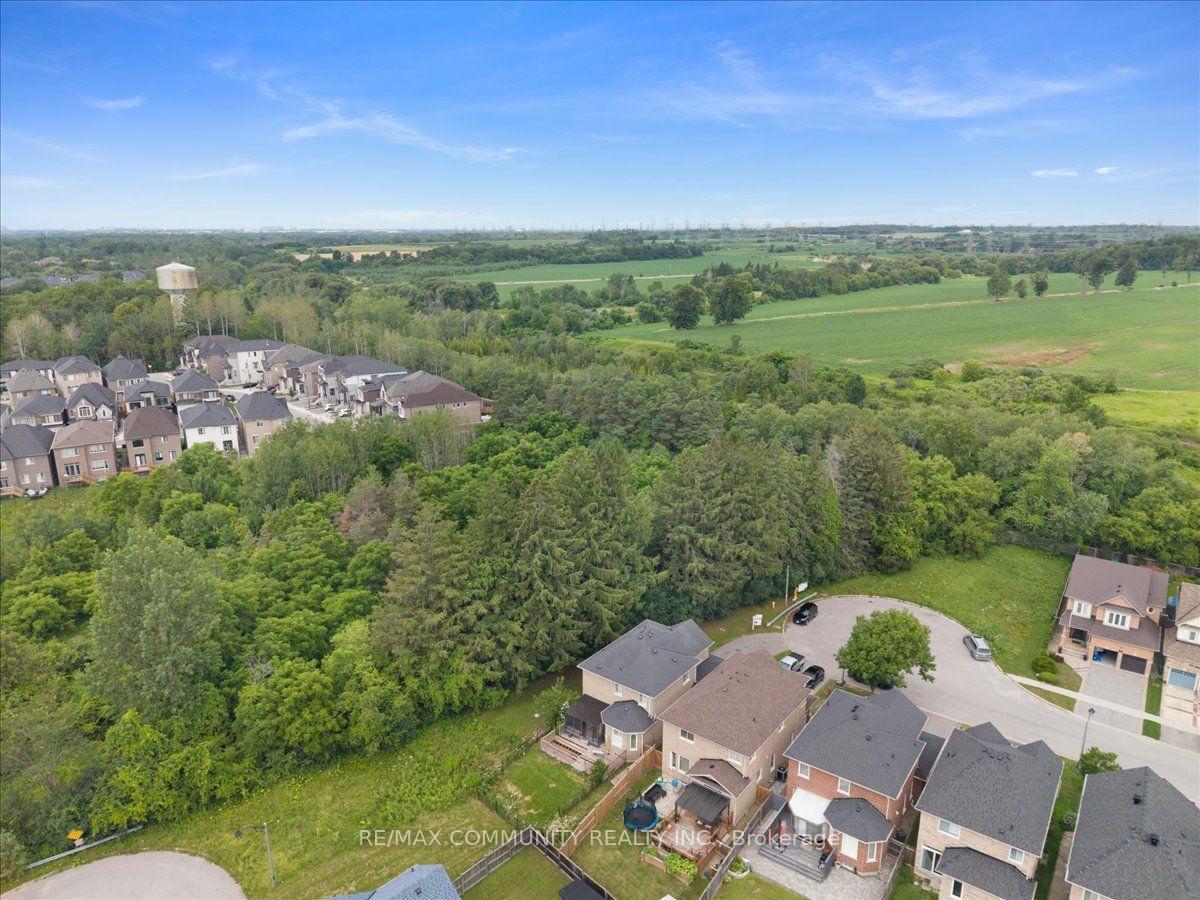 Photo 47 of 461 Rougewalk Drive, Pickering, Rouge Park — HOMEH