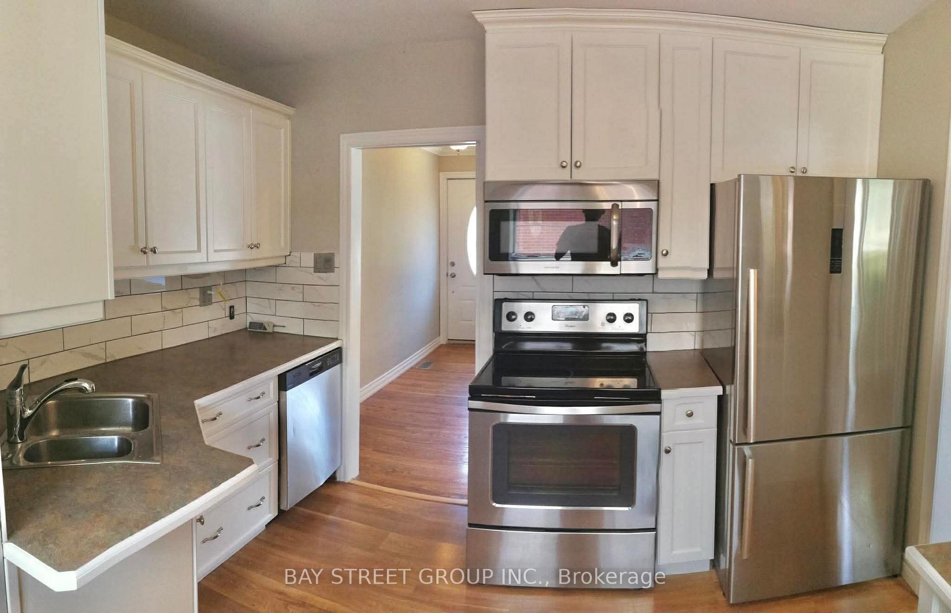 Photo 9 of Unit Upper, 3169 Willow Lane, Burlington, Roseland — HOMEH