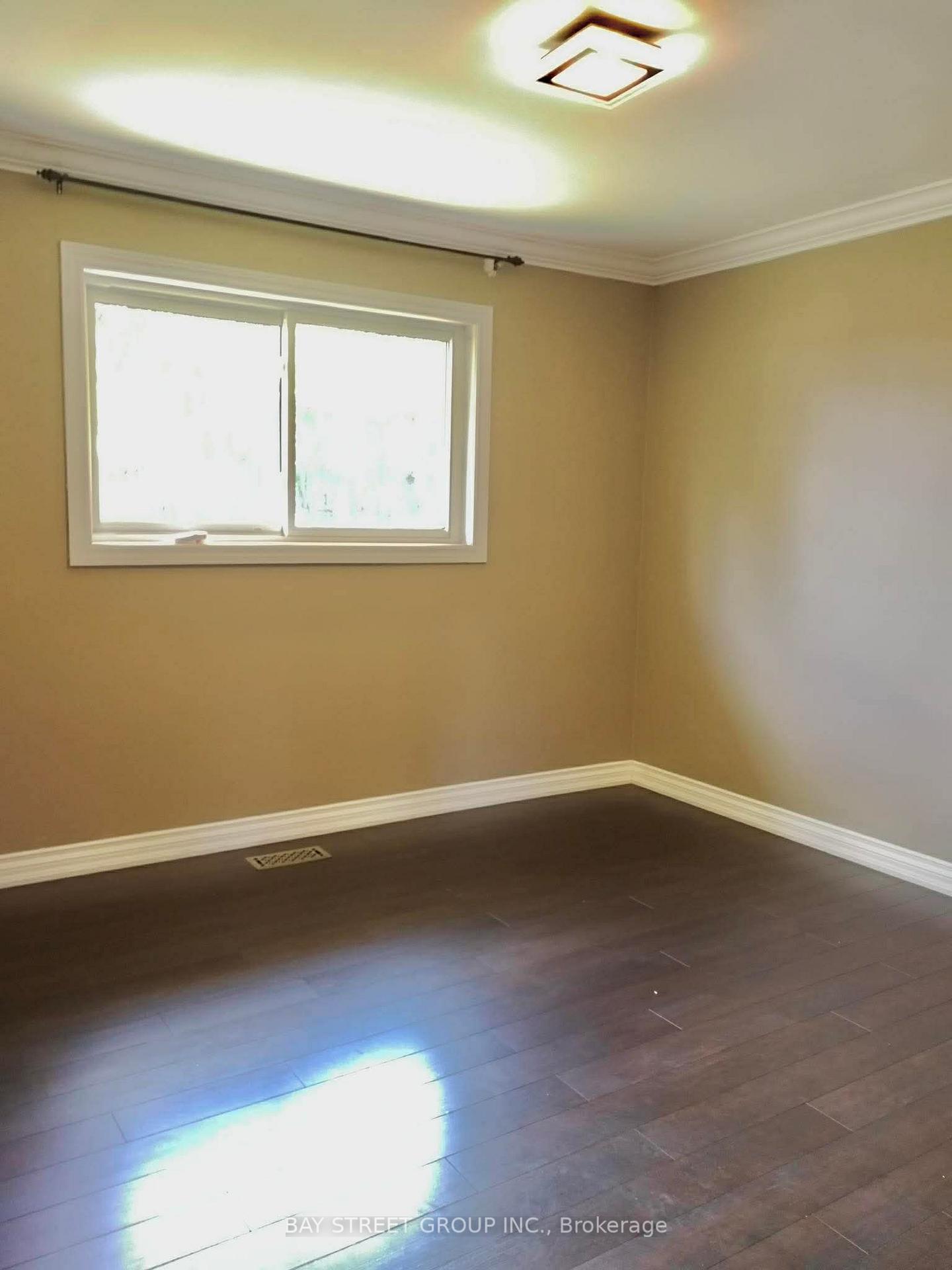 Photo 11 of Unit Upper, 3169 Willow Lane, Burlington, Roseland — HOMEH