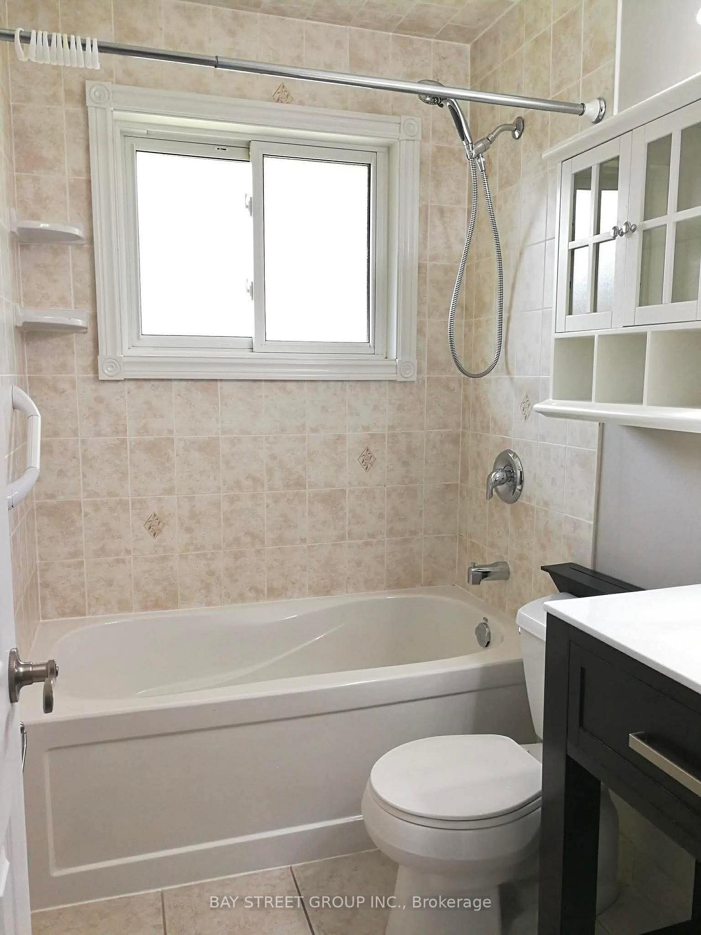Photo 17 of Unit Upper, 3169 Willow Lane, Burlington, Roseland — HOMEH