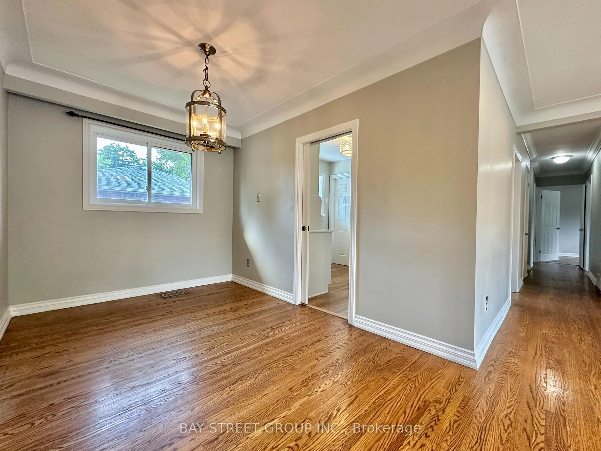 Photo 8 of Unit Upper, 3169 Willow Lane, Burlington, Roseland — HOMEH