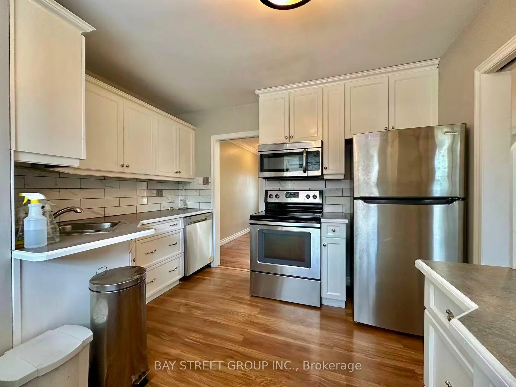 Photo 10 of Unit Upper, 3169 Willow Lane, Burlington, Roseland — HOMEH