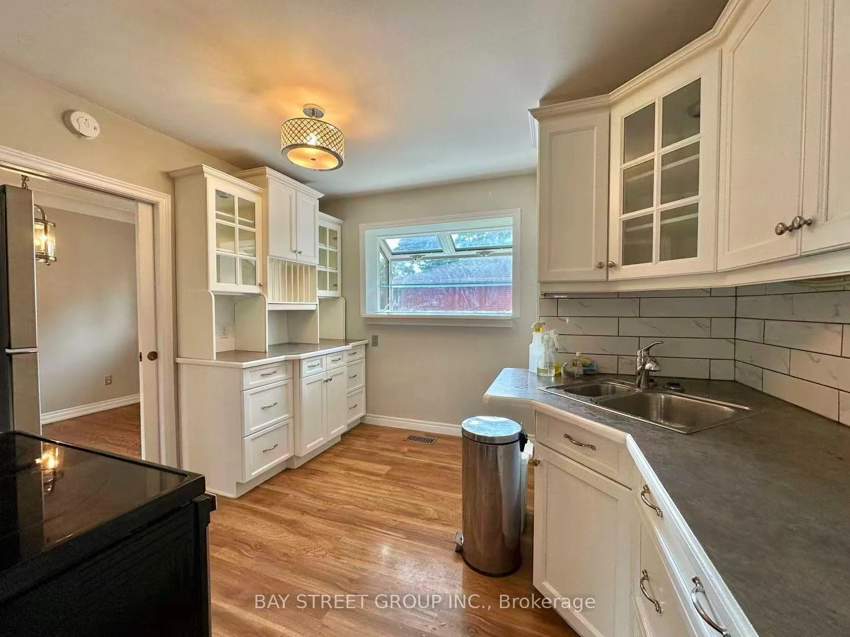 Photo 12 of Unit Upper, 3169 Willow Lane, Burlington, Roseland — HOMEH